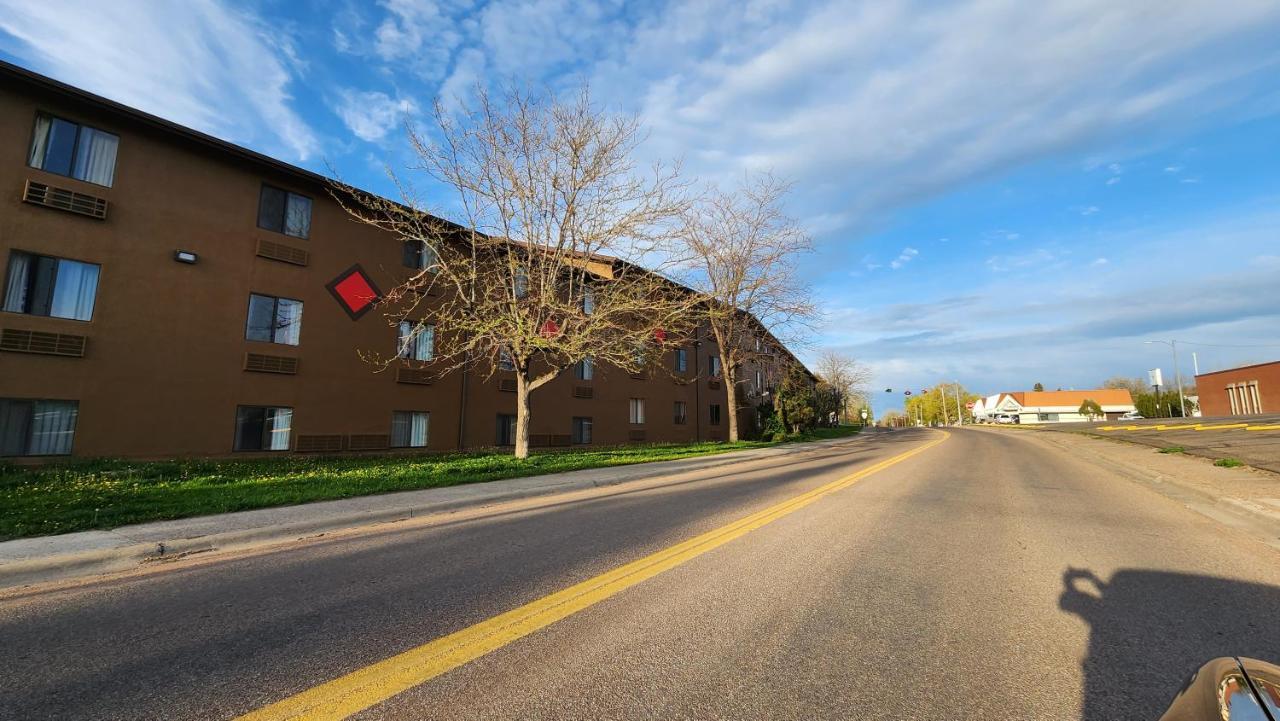 Grizzly Inn Грейт-Фолс Экстерьер фото